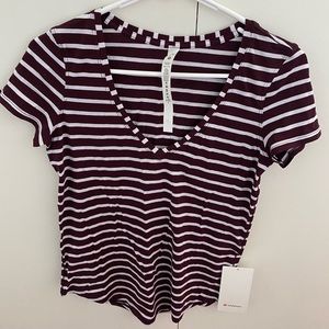 Lululemon love v shirt. Size 2. NWT
